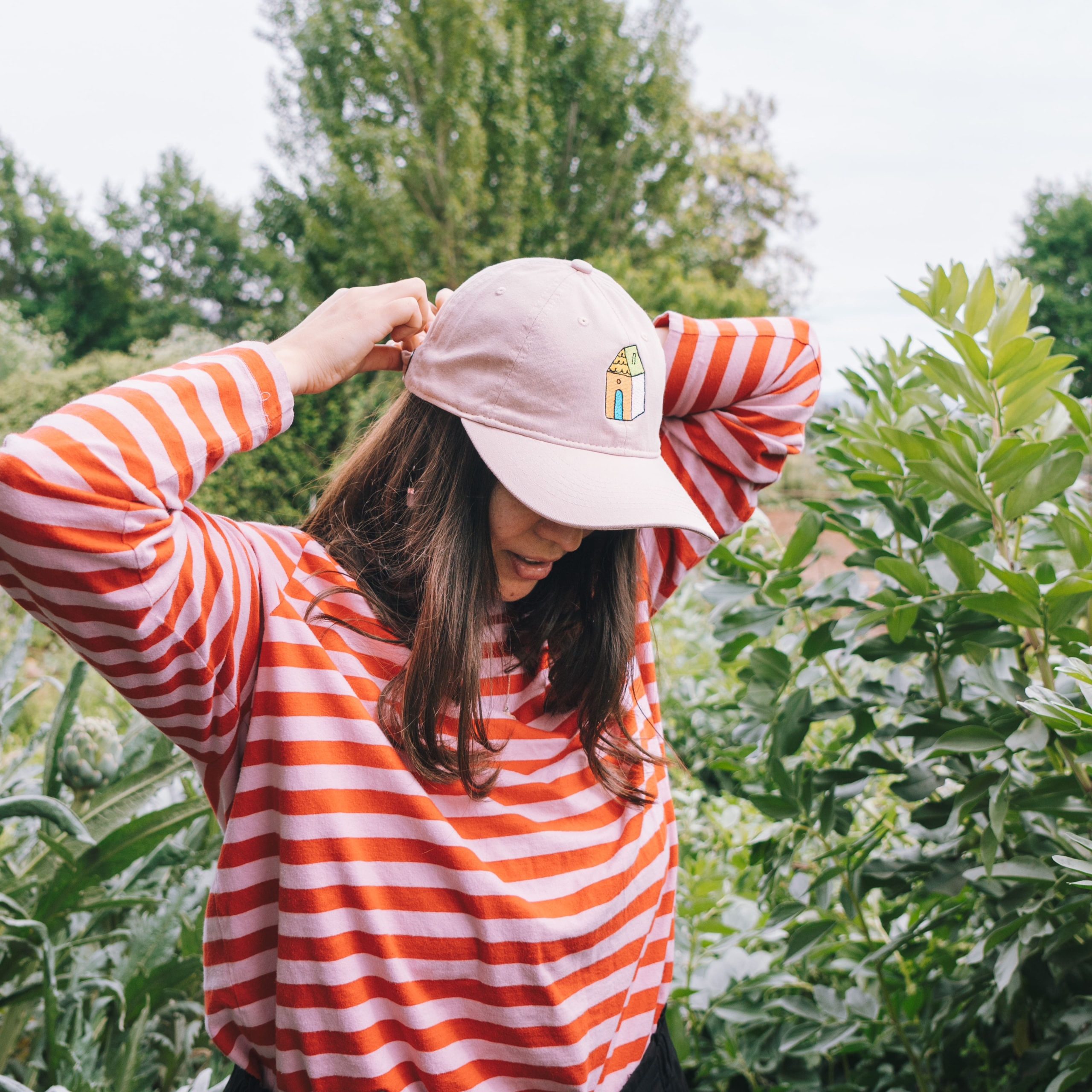 Jockey Bordado Casita 馃彔 - Imagen 3